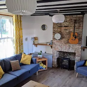 200 Year Old Large Townhouse With Sea Views Holiday home